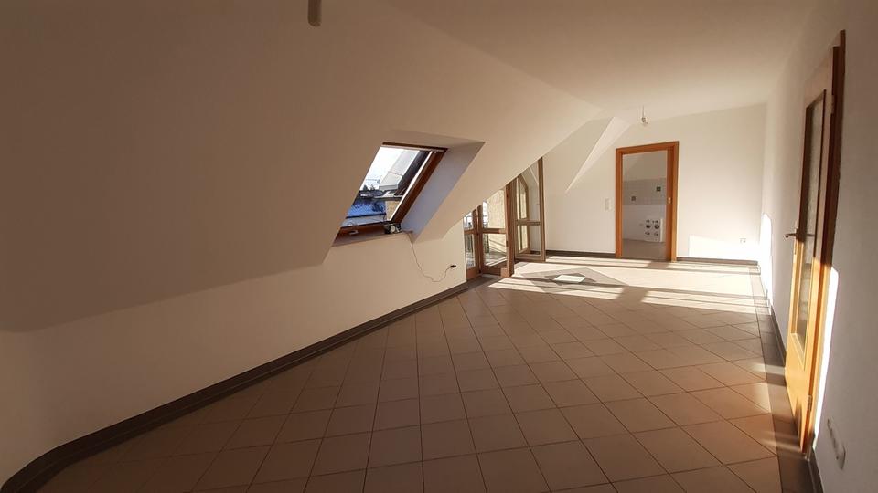 Dachgeschoßwohnung Aichach - 3 Zimmer, 67 m&sup2;, 320.000&euro; | Angebot:26931234