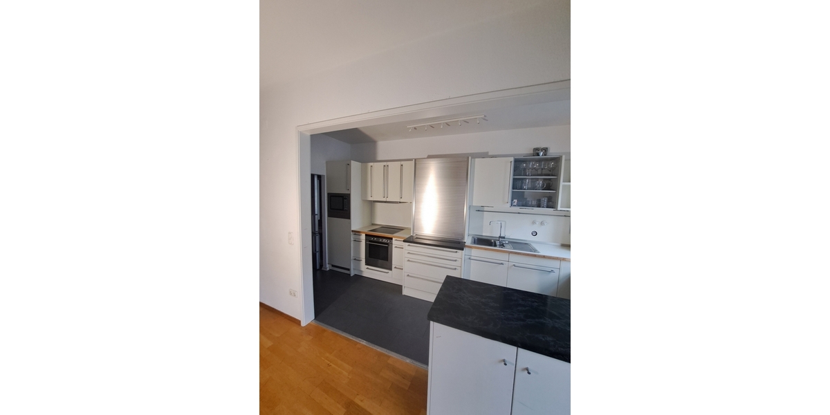 Haus im Haus! Große, denkmalgeschützte Altbauwohnung zum Selbstgestalten in der Augsburger Altstadt - Etagenwohnung Augsburg Innenstadt | Angebot:26773653