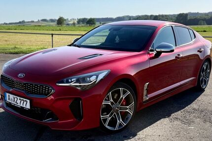 Kia Stinger 111.000 km 24.500 &euro; Affing 86444