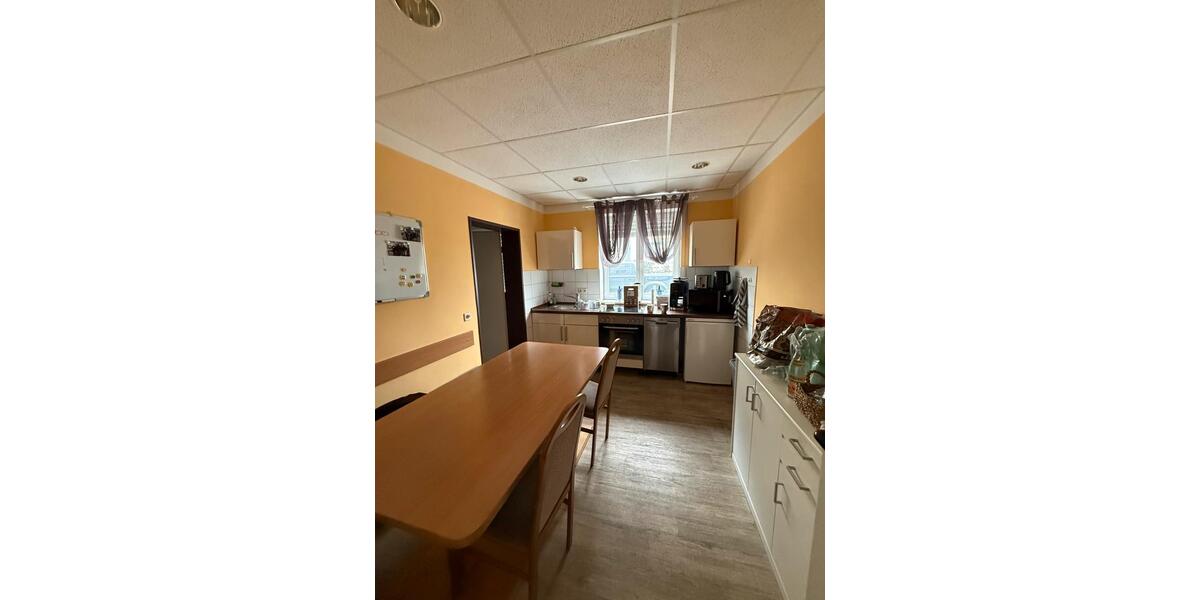 Gewerbeobjekt Königsbrunn - 1.900&euro; | Angebot:25354336