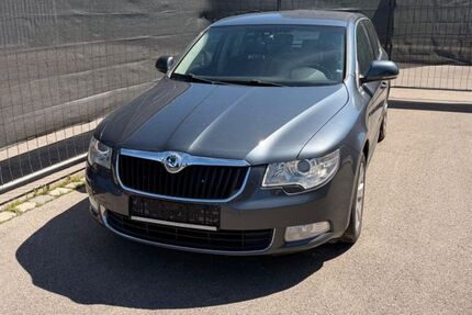 Skoda Superb 212.000 km 3.899 &euro; Augsburg 86150