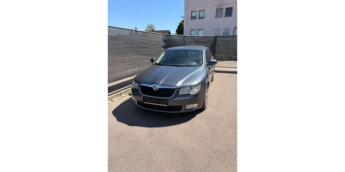 Skoda Superb 212.000 km 3.899 &euro; Augsburg 86150