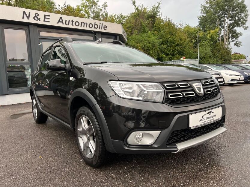 Dacia Sandero 14.000 km 9.990 € Augsburg 86165