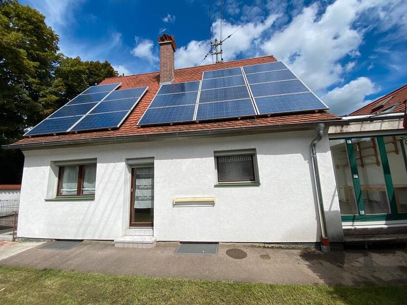 Haus mit 2,5 Zimmern, Wintergarten und Garten zu vermieten