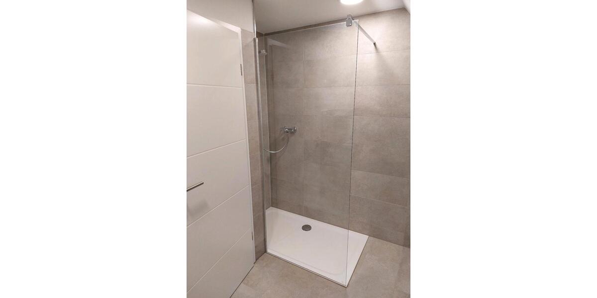 Dachgeschoßwohnung Augsburg Lechhausen - 3.5 Zimmer, 82 m&sup2;, 1.200&euro; | Angebot:26700380