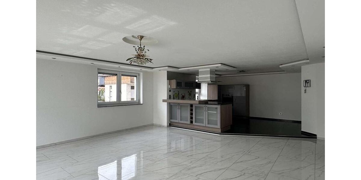Erdgeschoßwohnung Friedberg - 3 Zimmer, 126 m&sup2;, 1.950&euro; | Angebot:26648210