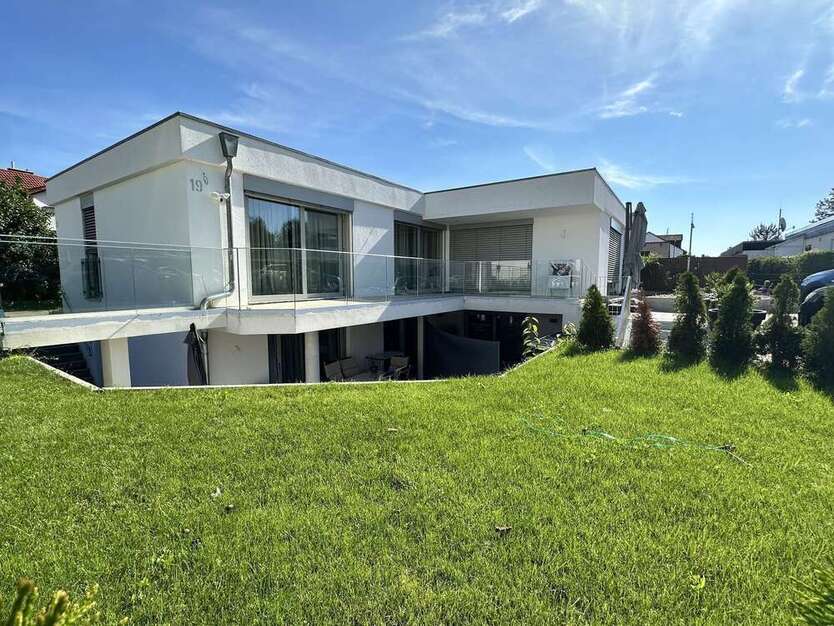 Haus zum Kaufen in Königsbrunn 1.089.000 € 240 m²