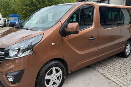 Opel Vivaro 156.000 km 11.450 &euro; GELTENDORF 82269