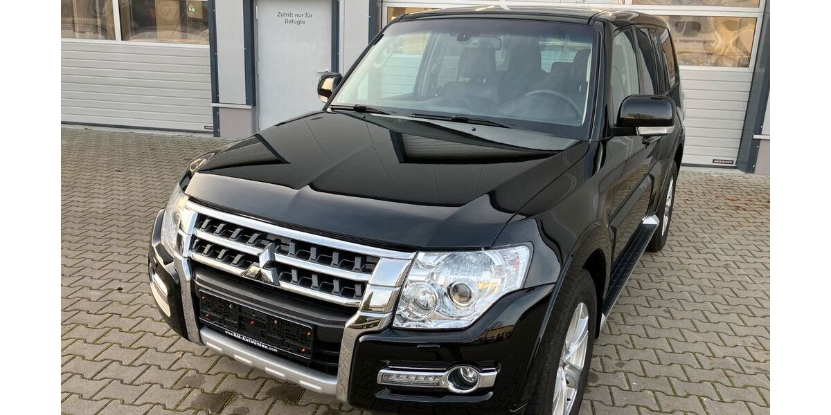 Mitsubishi Pajero 189.300 km 22.950 &euro; Königsbrunn 86343