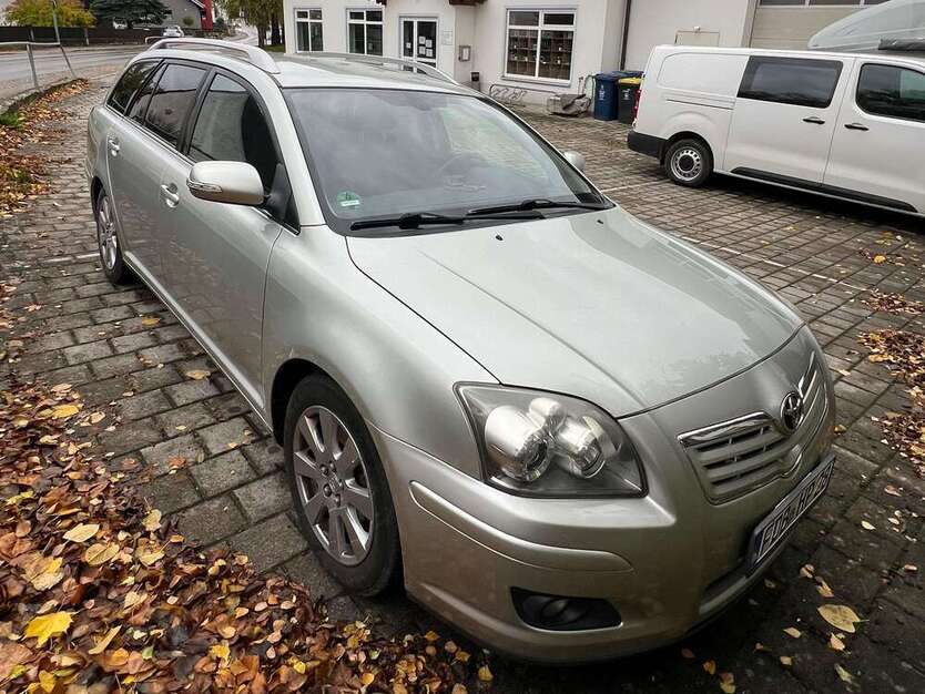 Toyota Avensis 254.000 km 4.200 € Ried 86510