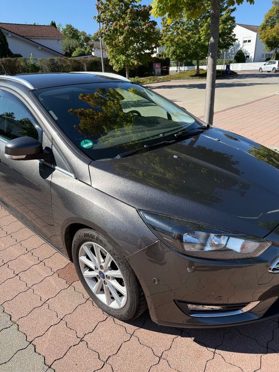 Ford Focus 211.000 km 7.100 € Scheuring 86937