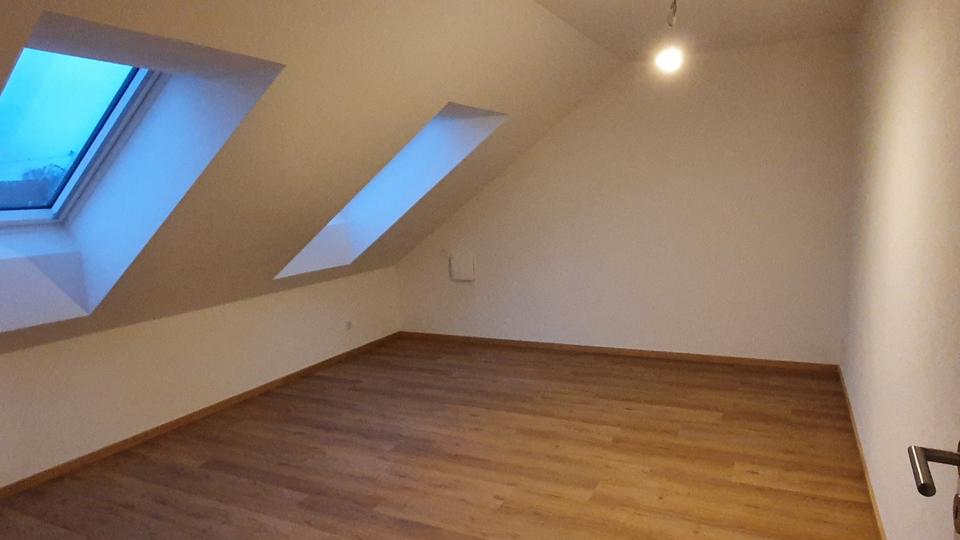 Dachgeschoßwohnung Wertingen - 3.5 Zimmer, 77 m&sup2;, 950&euro; | Angebot:25632258