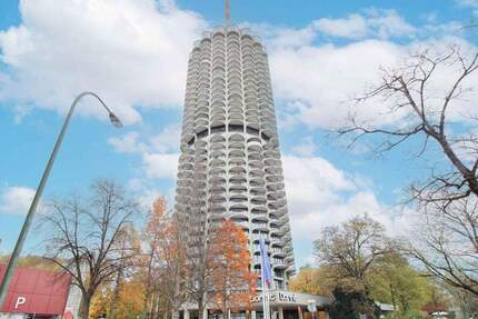 Einmalige Gelegenheit: 1-Zimmer-Wohnung im Hotelturm Augsburg, 24. Stock mit Balkon. 1 zimmer