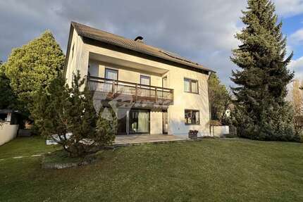 Haus zum Mieten in Augsburg 1.990 € 166 m² 6 zimmer