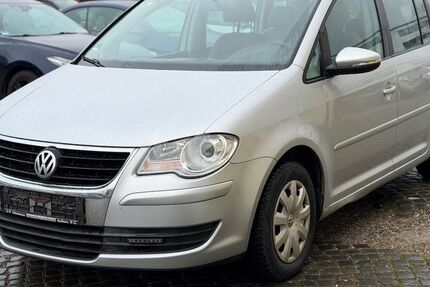 VW Touran 213.000 km 2.900 € Augsburg 86165