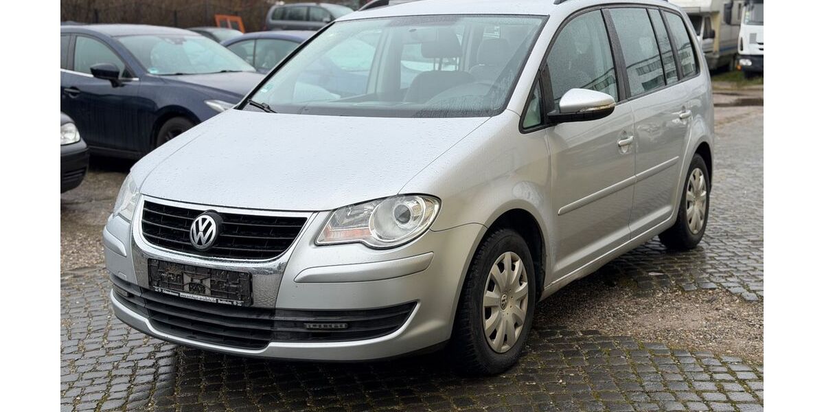 VW Touran 213.000 km 2.900 € Augsburg 86165