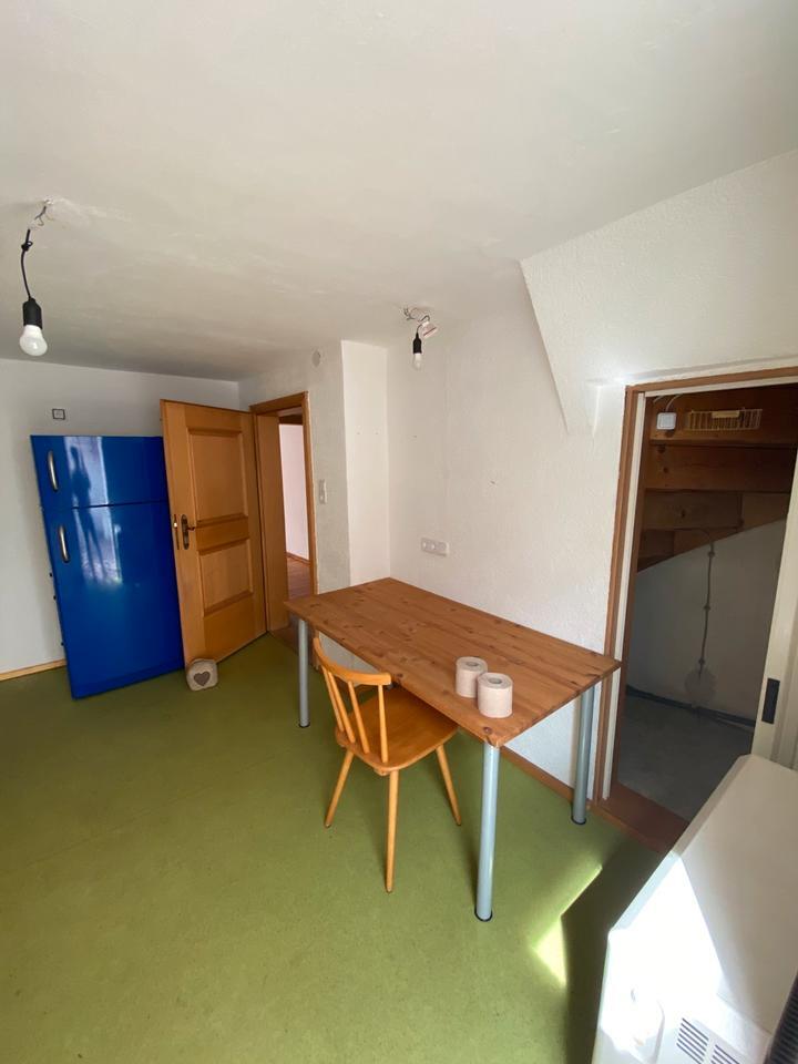 Haus mit 2,5 Zimmern, Wintergarten und Garten zu vermieten