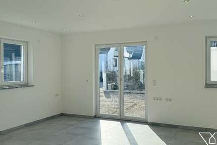 Wohnung Augsburg Lechhausen - 2.5 Zimmer, 85 m&sup2;, 1.350&euro; | Angebot:26570164