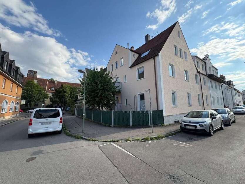 Haus zum Kaufen in Augsburg 2.200.000 € 417.46 m² 19 zimmer