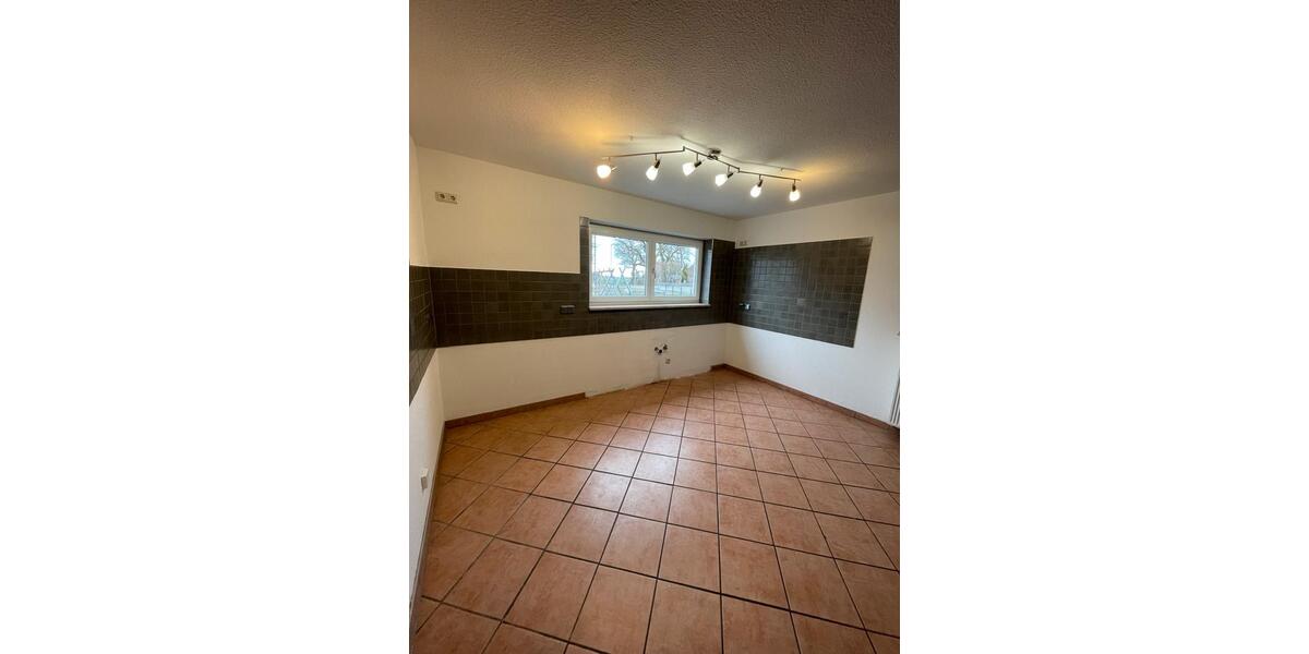 Etagenwohnung Rehling - 4 Zimmer, 145 m&sup2;, 2.250&euro; | Angebot:25497536
