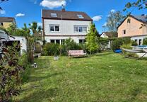 Einfamilienhaus mit großem Garten, Garage-Neubau DHHEFH möglich!