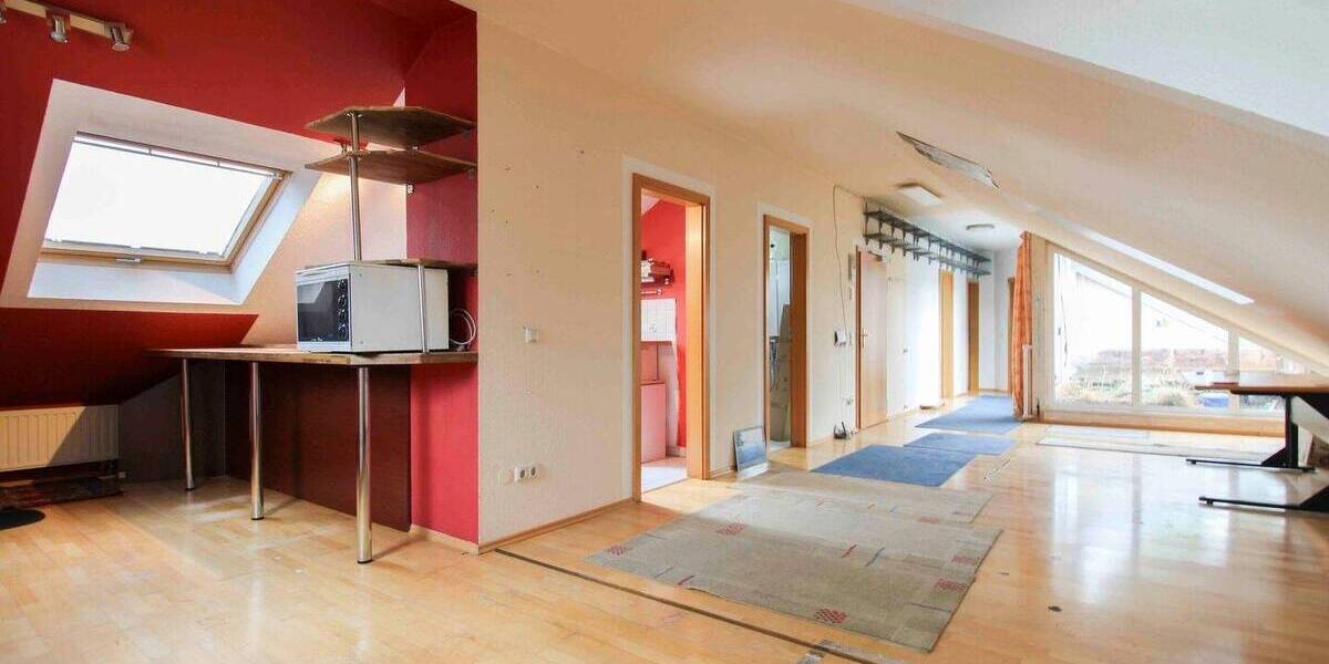 Jetzt oder nie: 3 Zimmer DG Wohnung in Augsburg Göggingen mit Dachterrasse und Garage 3 zimmer