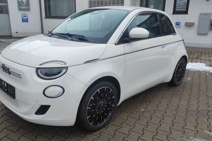 Fiat 500e 44.500 km 20.750 &euro; Gersthofen/Batzenhofen 86368