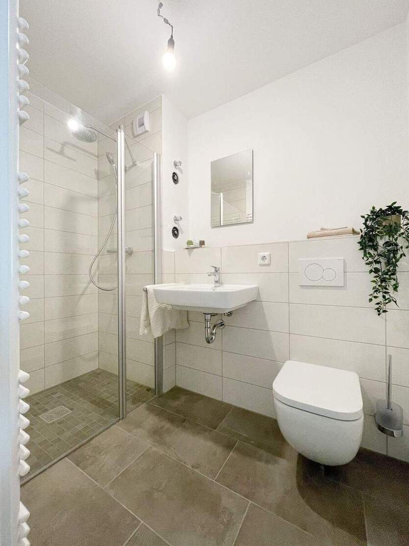 Modern möbliertes 1 Zimmer Apartment mit Balkon, W-Lan und TG-Stellplatz 1 zimmer