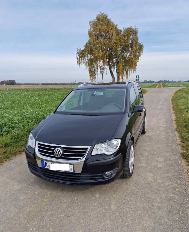 VW Touran 157.000 km 7.400 € Langerringen 86853