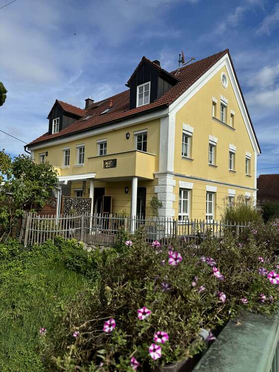 Haus zum Kaufen in Langenneufnach 1.270.000 € 310 m²