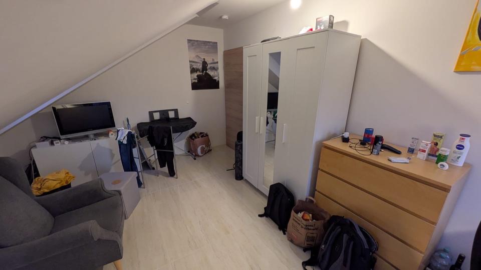 Dachgeschoßwohnung Augsburg Haunstetten-Siebenbrunn - 4 Zimmer, 130 m&sup2;, 1.600&euro; | Angebot:25218981