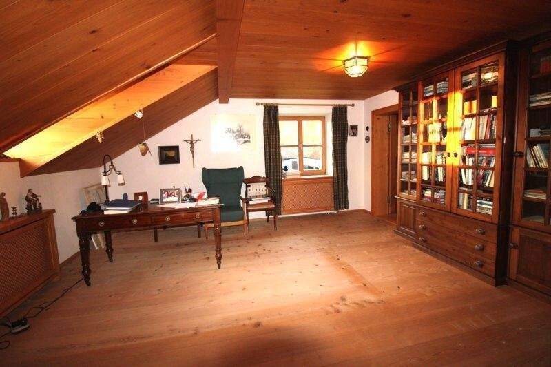 Einfamilienhaus Aystetten - 8 Zimmer, 250 m&sup2;, 2.850&euro; | Angebot:25226575