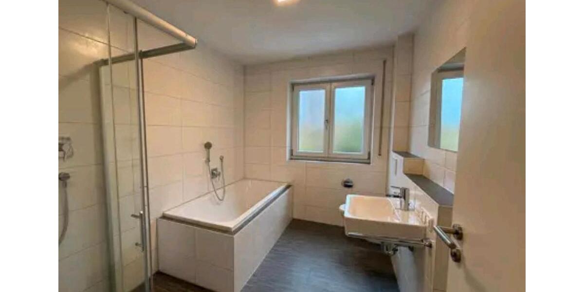 Etagenwohnung Augsburg Pfersee - 25 Zimmer, 126 m&sup2;, 700&euro; | Angebot:26429025