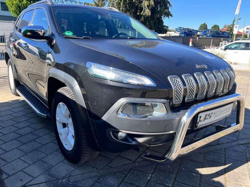 Jeep Cherokee 137.000 km 14.600 € Königsbrunn 86343
