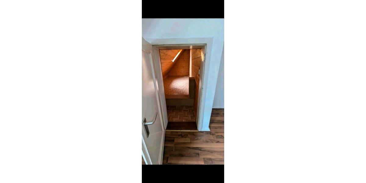 Dachgeschoßwohnung Adelsried - 3 Zimmer, 73 m&sup2;, 830&euro; | Angebot:26303038