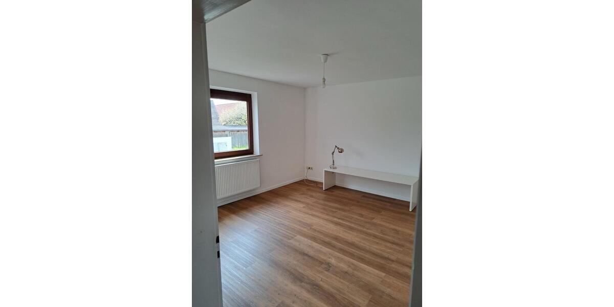 Etagenwohnung Welden - 2 Zimmer, 83 m&sup2;, 900&euro; | Angebot:26610669
