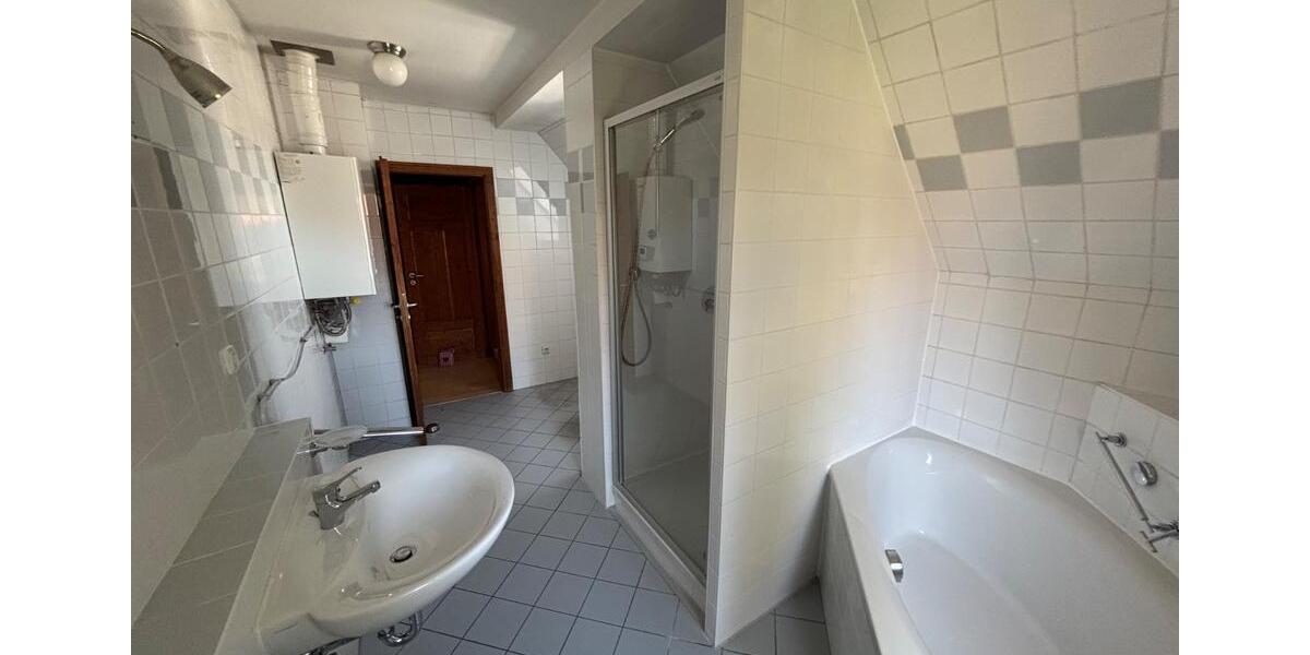 Dachgeschoßwohnung Augsburg Pfersee - 4 Zimmer, 108 m&sup2;, 399.000&euro; | Angebot:26820614