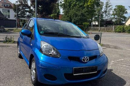 Toyota Aygo (X) 30.728 km 2.999 &euro; Augsburg 86154