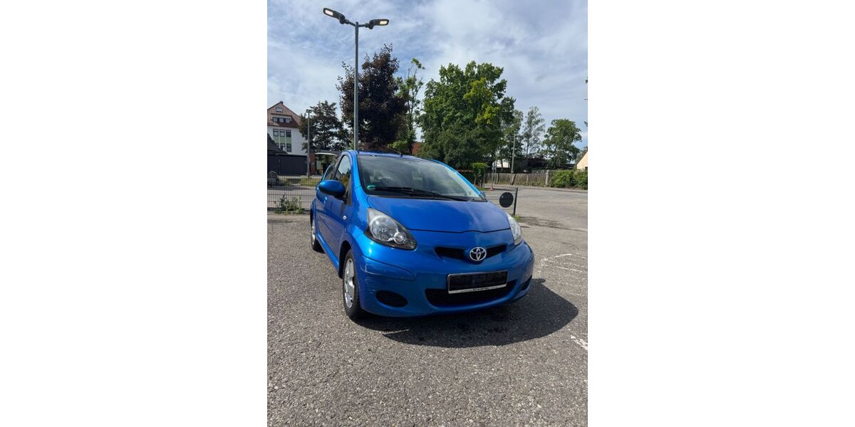 Toyota Aygo (X) 30.728 km 3.399 &euro; Augsburg 86154