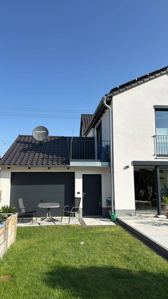 KNIPFER`S ImmobilieNSCHÄTZE - Elegante DachWohnung in sehr ruhiger Wohnlage zur Miete!