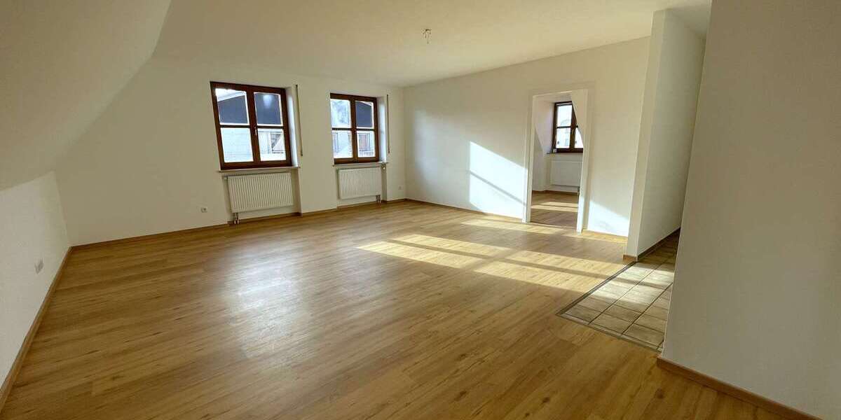 Etagenwohnung Aichach - 3 Zimmer, 109 m&sup2;, 1.188&euro; | Angebot:25097905