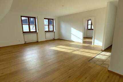 Wohnung Aichach - 3 Zimmer, 109 m&sup2;, 1.188&euro; | Angebot:25097905