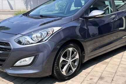 Hyundai i30 63.000 km 13.950 &euro; Königsbrunn 86343