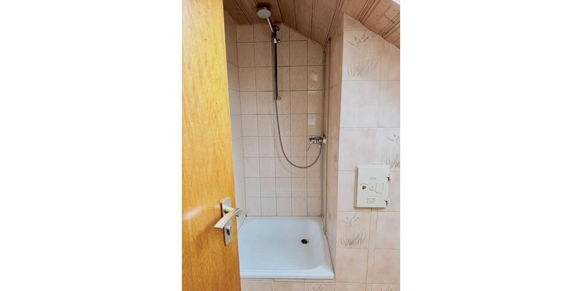 Dachgeschoßwohnung Königsbrunn - 2.5 Zimmer, 55 m&sup2;, 500&euro; | Angebot:26038519