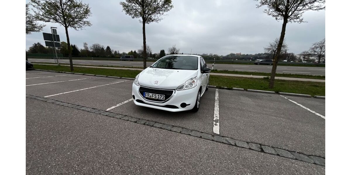 Peugeot 208 113.000 km 3.800 &euro; Augsburg 86163