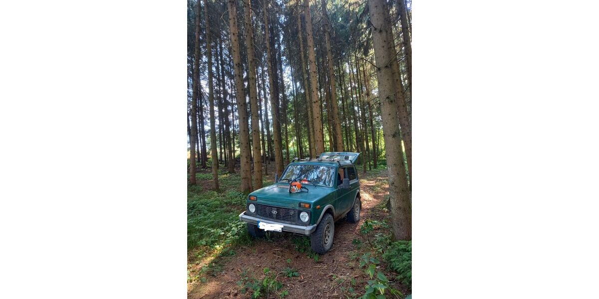 Lada Niva 107.000 km 2.300 € Dasing 86453