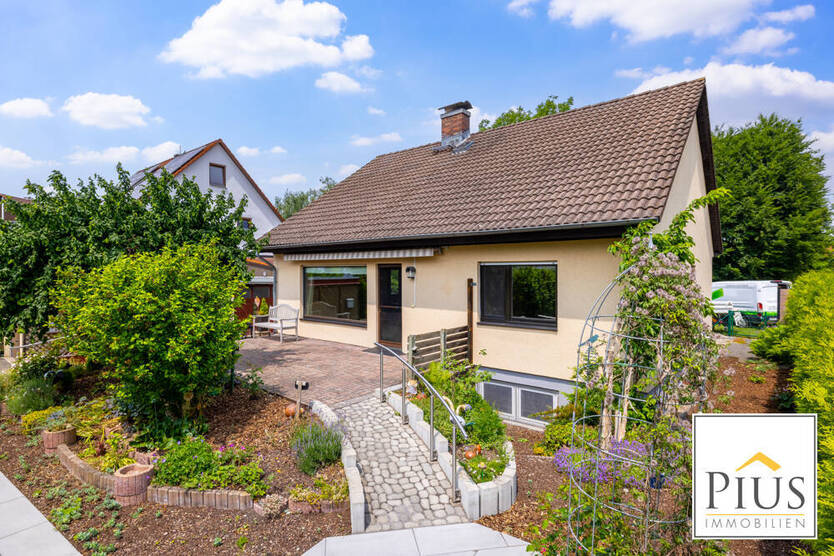 Wohnen auf einer Ebene! Bezugsfreies EFH, Bj. 1982, mit Garage und schönem Garten, ruhige Lage