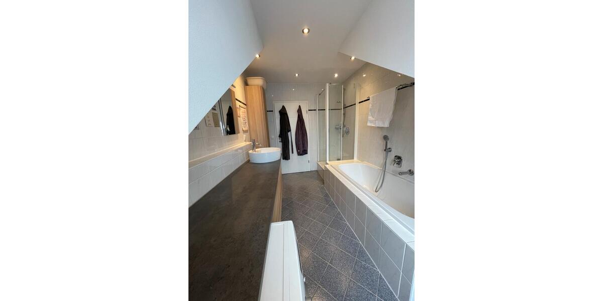 Dachgeschoßwohnung Langweid am Lech - 4 Zimmer, 100 m&sup2;, 385.000&euro; | Angebot:24984713