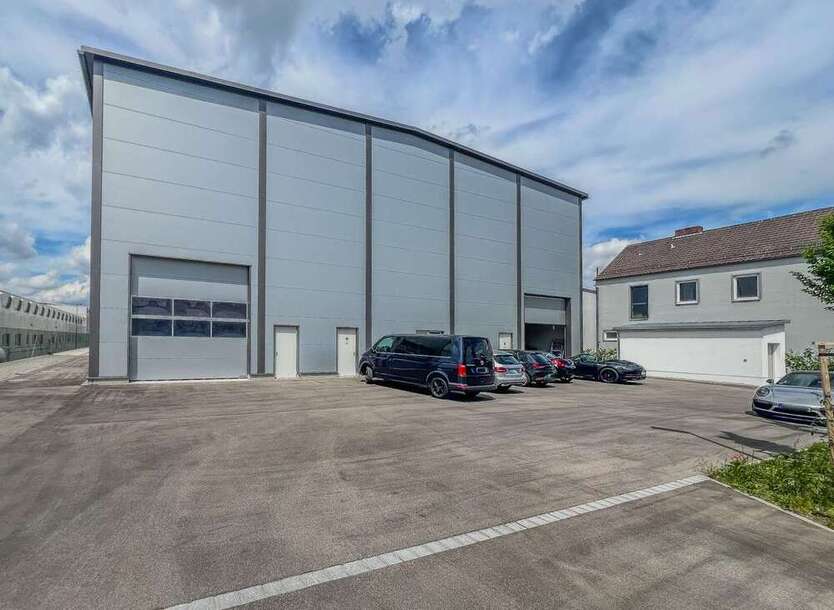 Halle in Augsburg 3.649.000 € 2093.64 m²