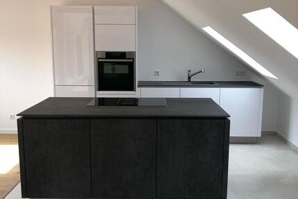 Traumhafte 3 ZKB Dachgeschosswohnung in Augsburg-Göggingen 3 zimmer